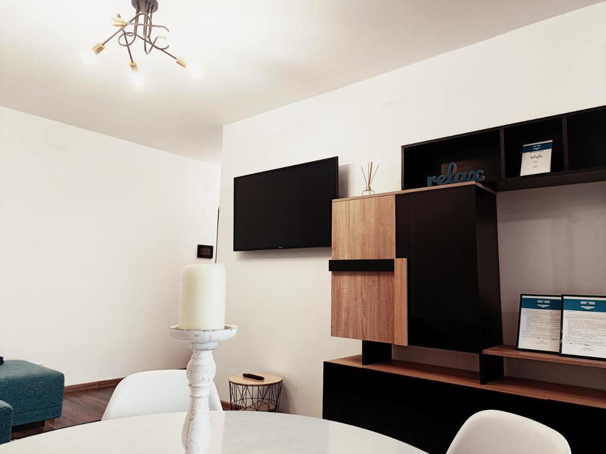 Christopher Apartment Oradea Exterior foto